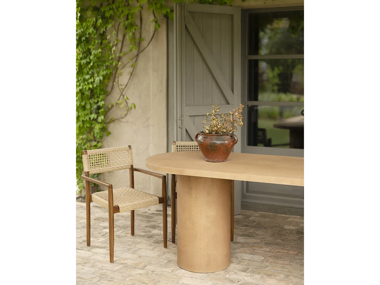 Mesa de comedor ovalada de microcemento en tono terracota DECOWOOD de 200x75cm - LUCÍA - DECOWOOD