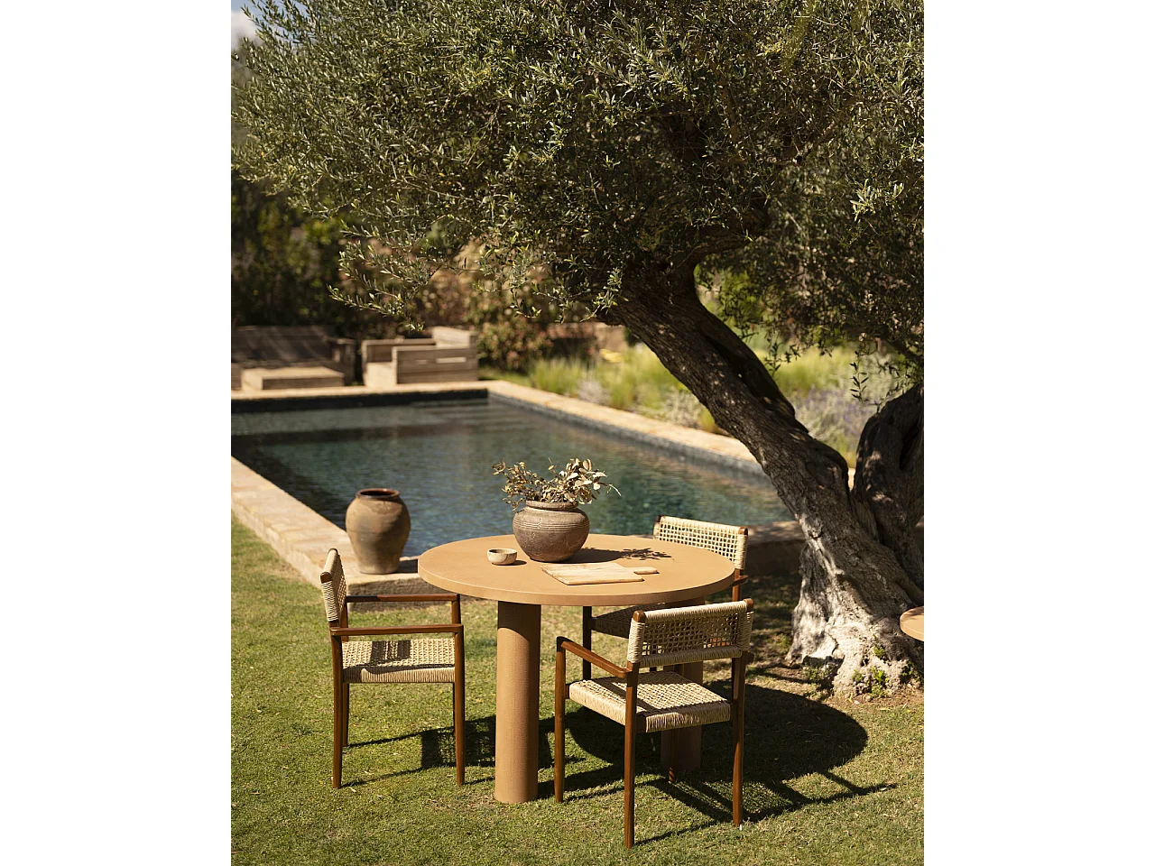 Mesa de comedor redonda de microcemento en tono terracota DECOWOOD de Ø120x75cm - LUCÍA - DECOWOOD