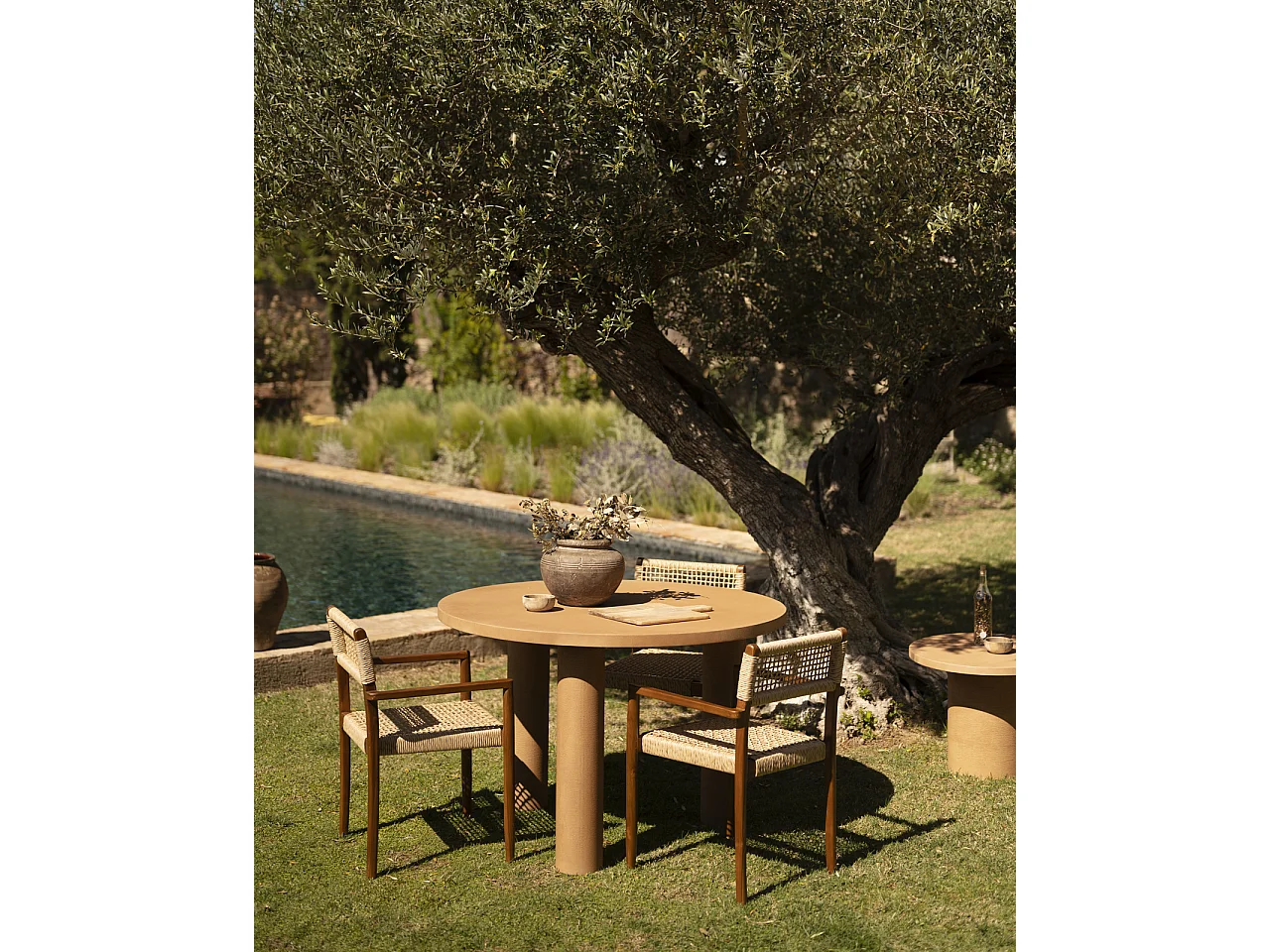 Mesa de comedor redonda de microcemento en tono terracota DECOWOOD de Ø120x75cm - LUCÍA - DECOWOOD