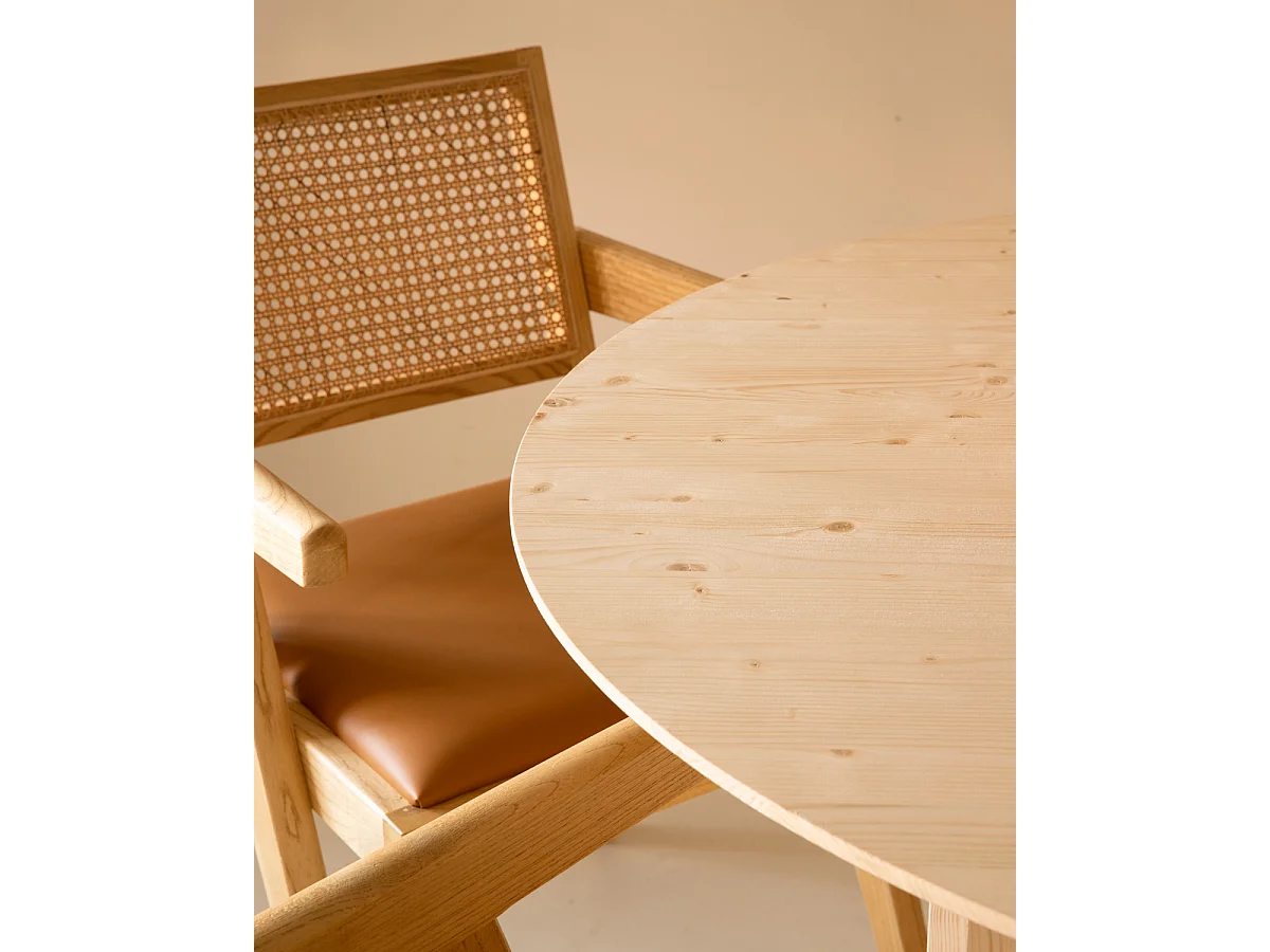 Mesa de comedor de madera de abeto maciza redonda Decowood en tono natural de Ø110x75cm - TOKYO - DECOWOOD