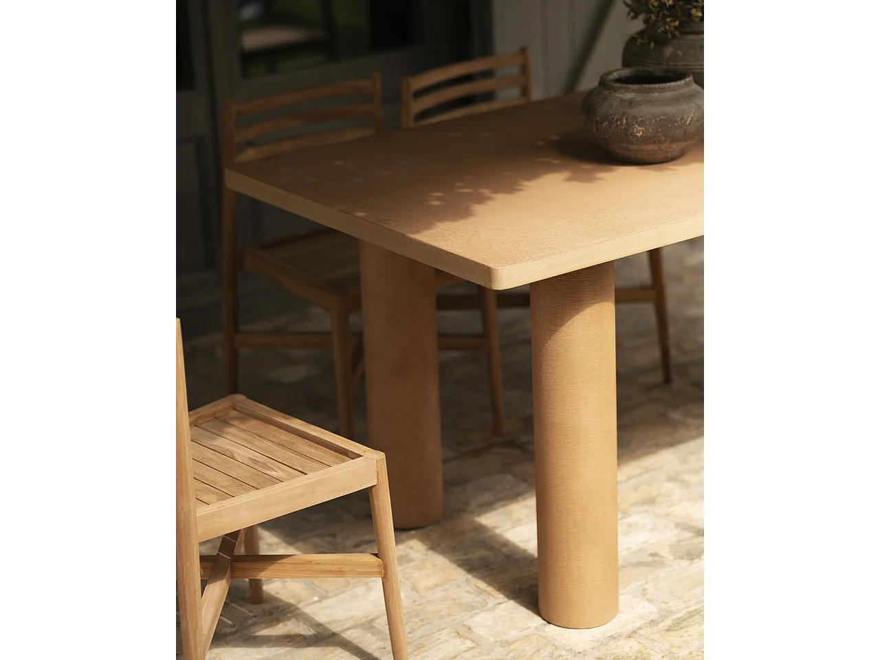 Mesa de comedor rectangular de microcemento en tono terracota DECOWOOD de 200x75cm - LUCÍA - DECOWOOD