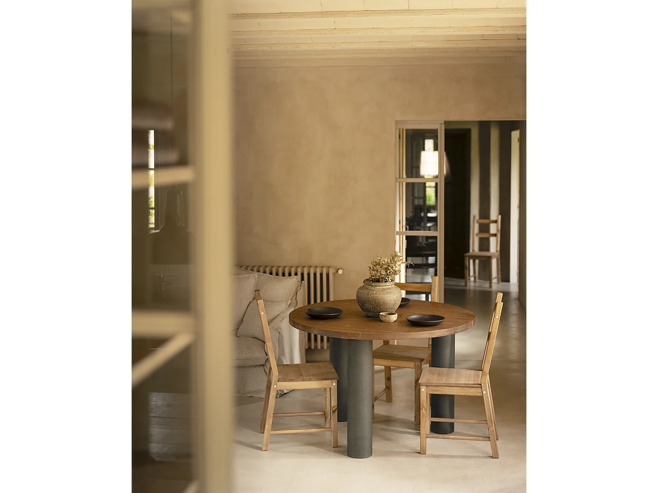 Tavolo da pranzo rotondo in legno marrone e microcemento verde 120cm