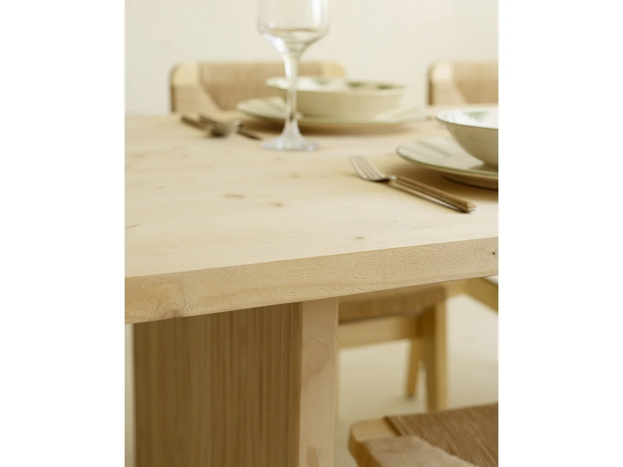 Mesa de comedor de madera de pino maciza rectangular con patas ranuradas Decowood de 200x80cm en tono natural - BALI - DECOWOOD