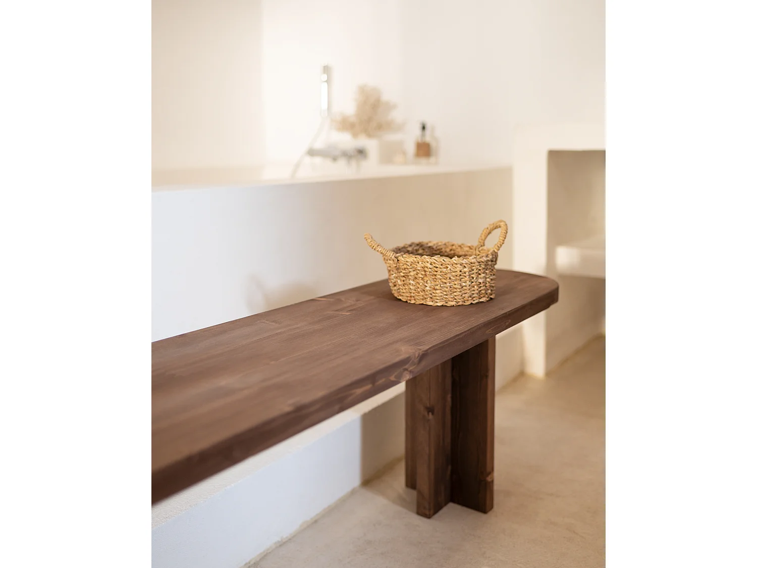 Pack de mesa de comedor de 160x78cm y banco de 120x45cm de madera maciza de abeto Decowood en tono nogal - TOKYO - DECOWOOD