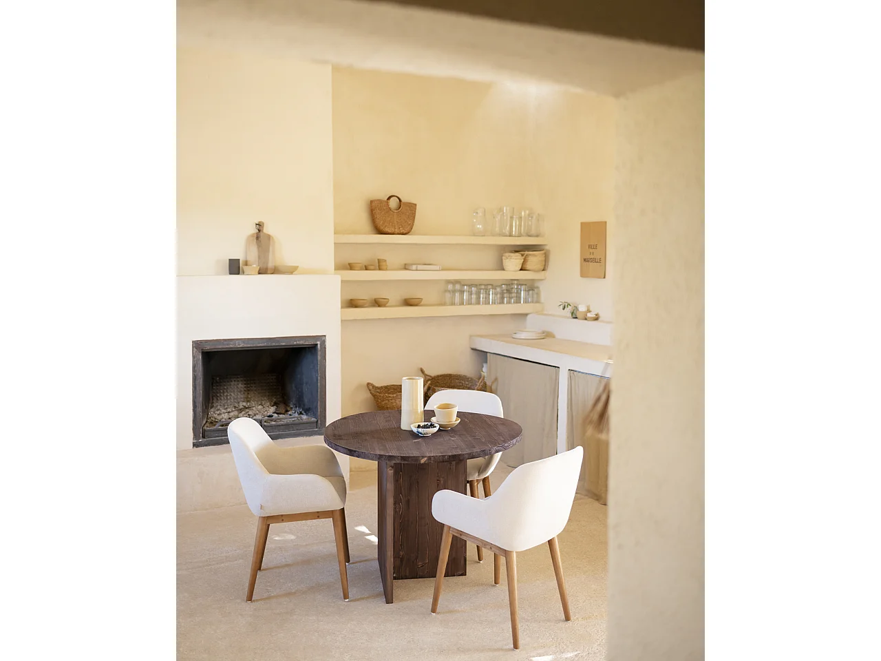 Mesa de comedor de forma orgánica de madera de abeto maciza Decowood en tono nogal de 100x75cm - MUR - DECOWOOD