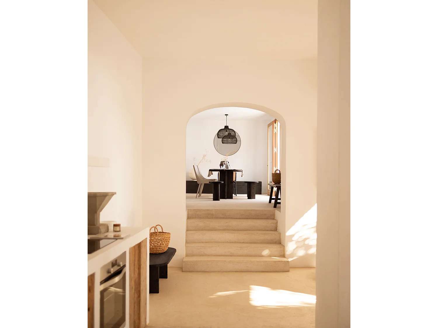 Table à manger ovale en bois de sapin noir 180x75cm - TOKYO - DECOWOOD