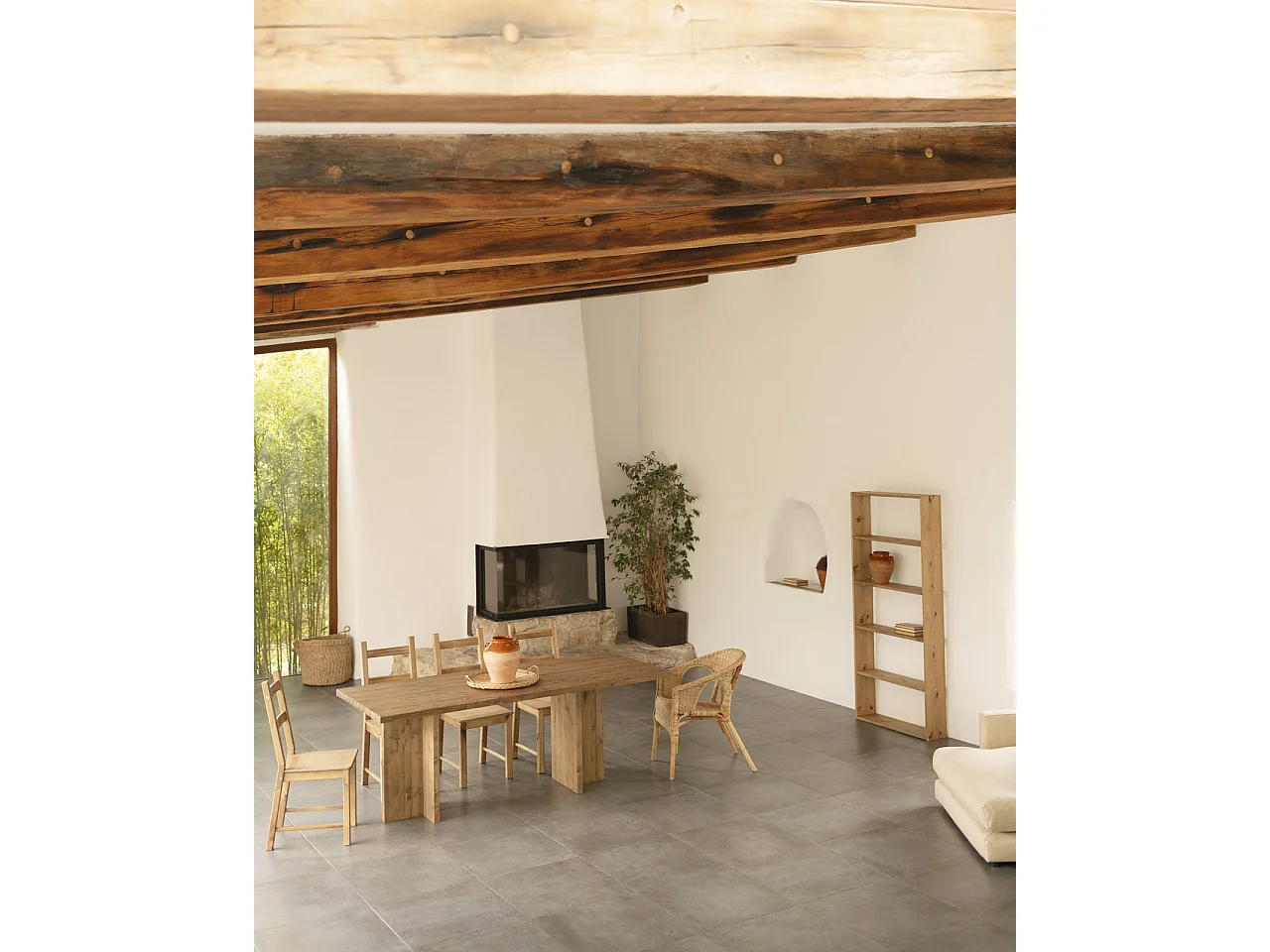 Table à manger en bois massif ton vieilli de 180x75cm - TENA - DECOWOOD