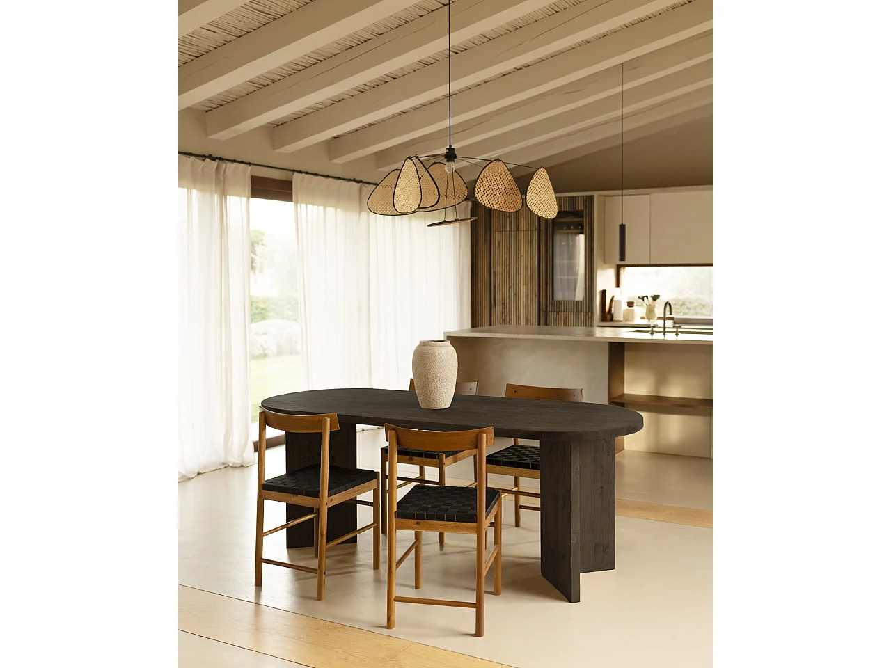 Mesa de comedor de madera maciza de abeto ovalada Decowood en tono negro de 160x75cm en tono negro - OSAKA - DECOWOOD