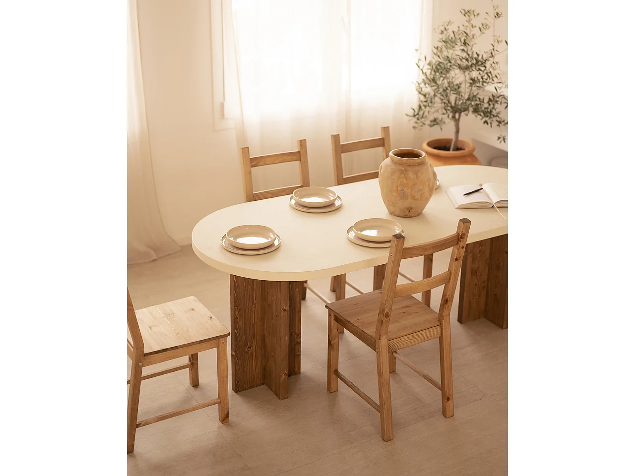 Table de salle à manger ovale en microciment blanc cassé 180x75cm - TOKYO - DECOWOOD