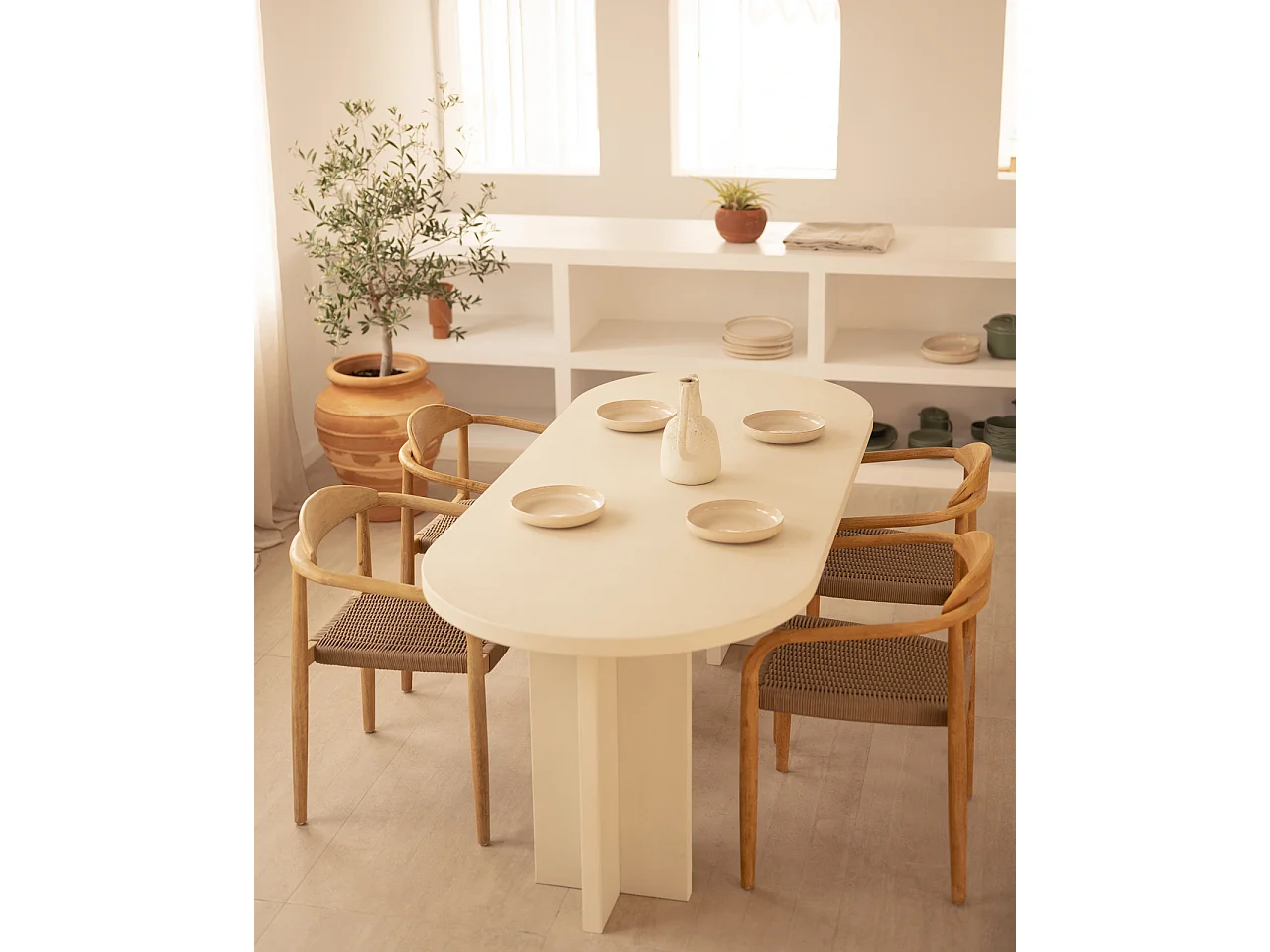 Mesa de comedor de madera maciza de abeto ovalada Decowood en tono blanco en microcemento de 200x85cm - TOKYO - DECOWOOD
