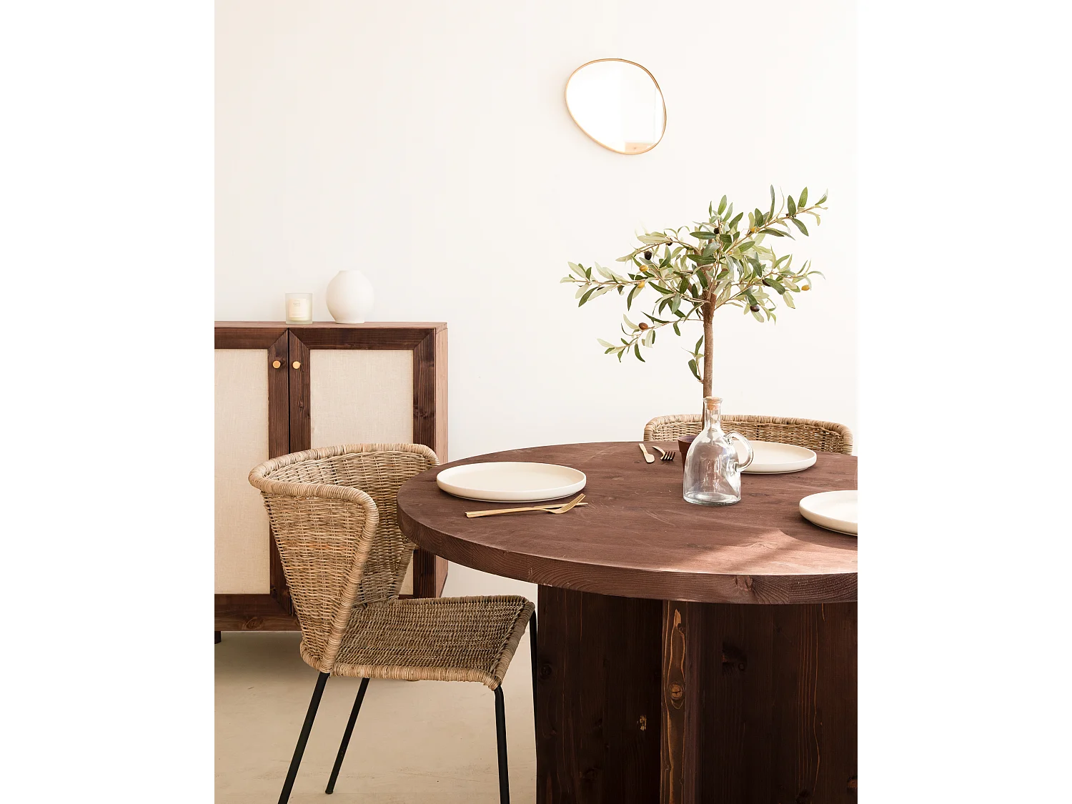 Tavolo da pranzo rotondo in legno massello in tono noce Ø110x75cm - TOKYO - DECOWOOD