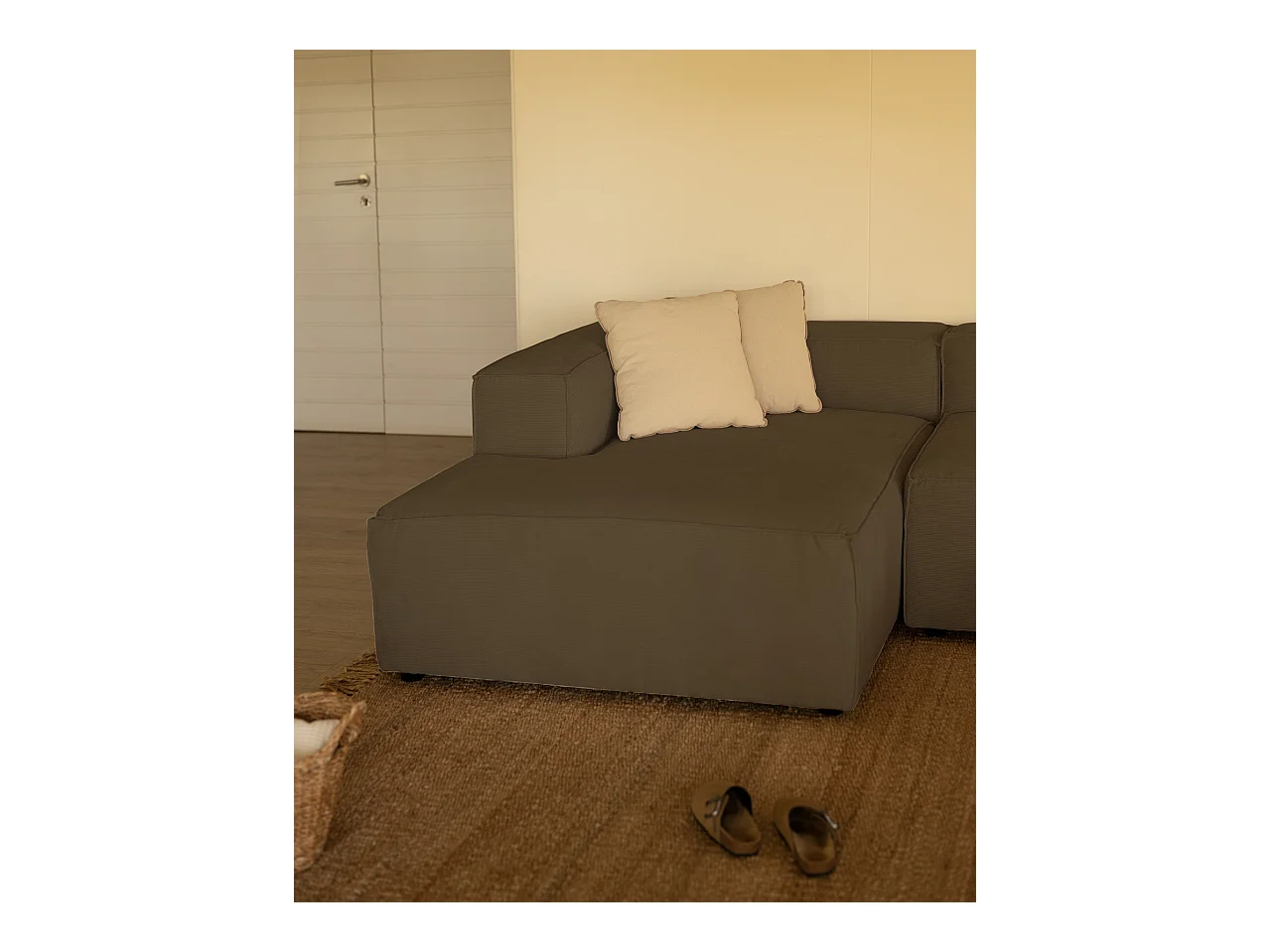 Canapé 2 places avec chaise longue d'angle gauche en marron