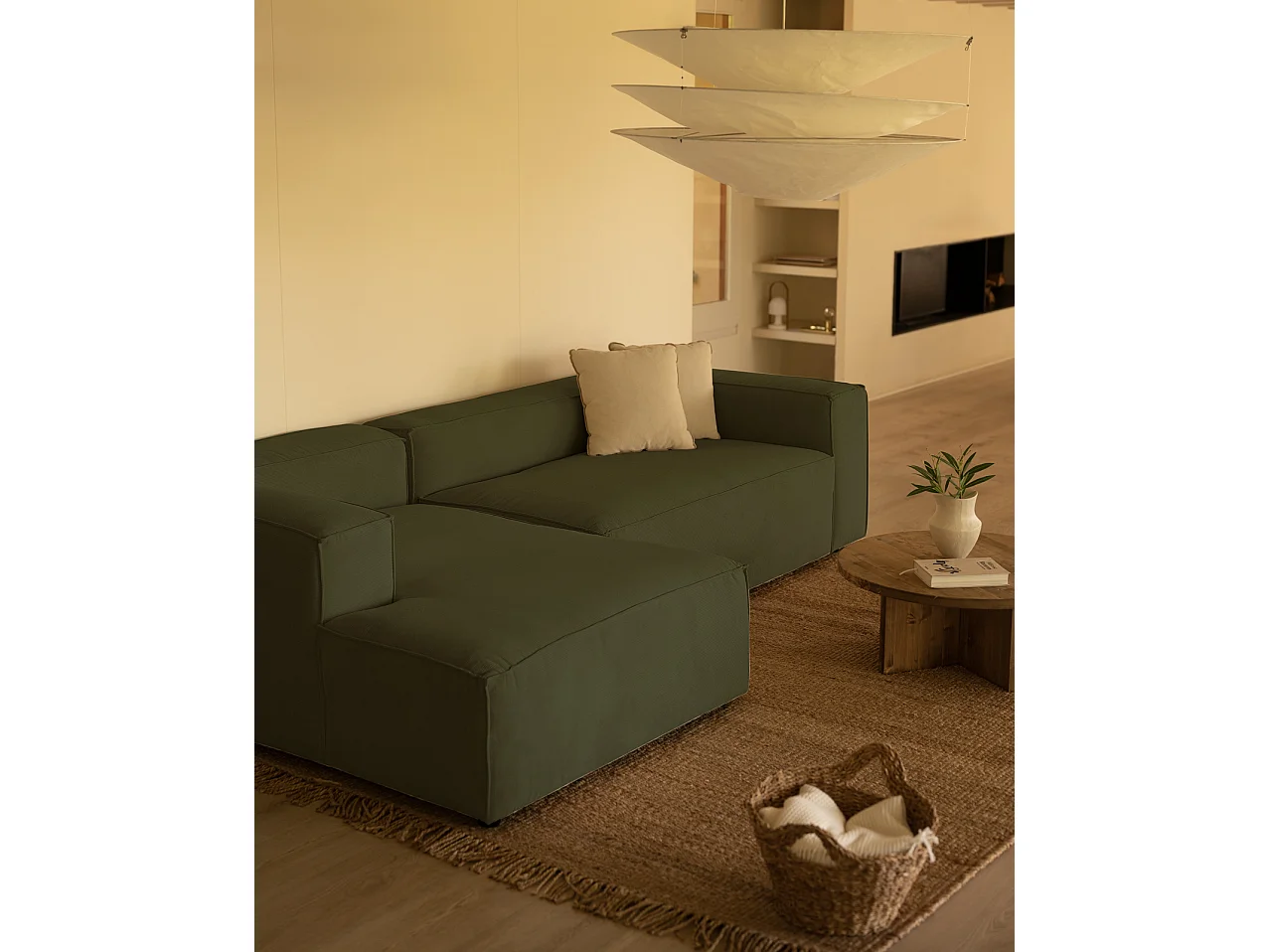 Sofá de 2 plazas con chaise longue izquierdo de pana verde 250x70x175cm - LOLA - DECOWOOD
