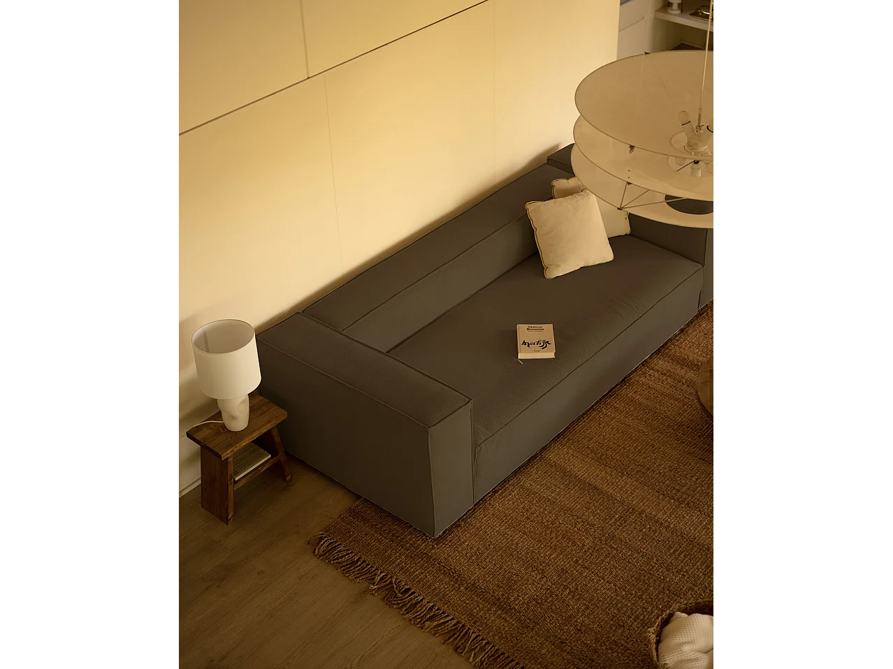 Sofá de 4 plazas de pana color marrón topo 260x70x110cm - LOLA - DECOWOOD