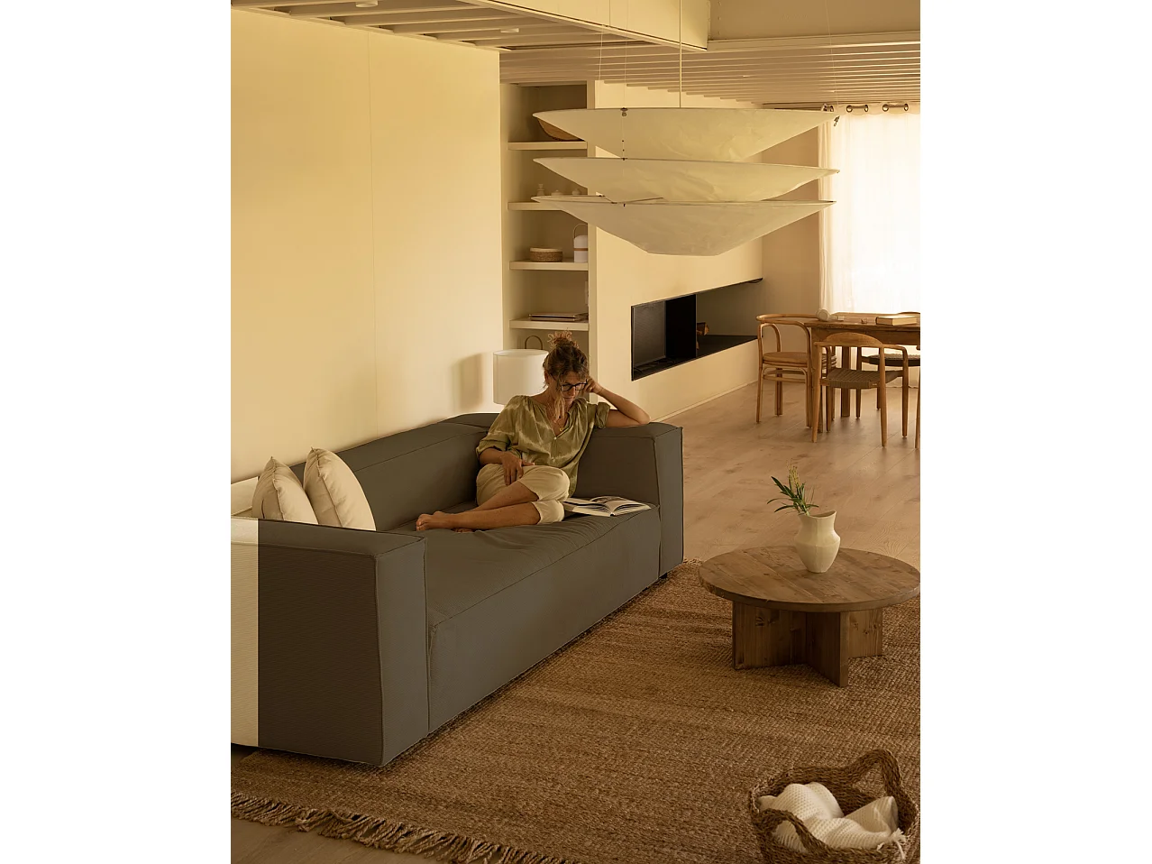 Divano 4 posti in velluto a coste colore marrone talpa 260x110cm