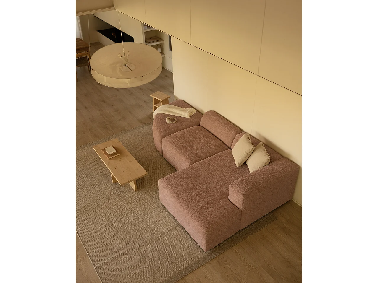 Sofá de 3 módulos curvo con chaise longue derecho bouclé rosa 320x70x172cm - BERTA - DECOWOOD