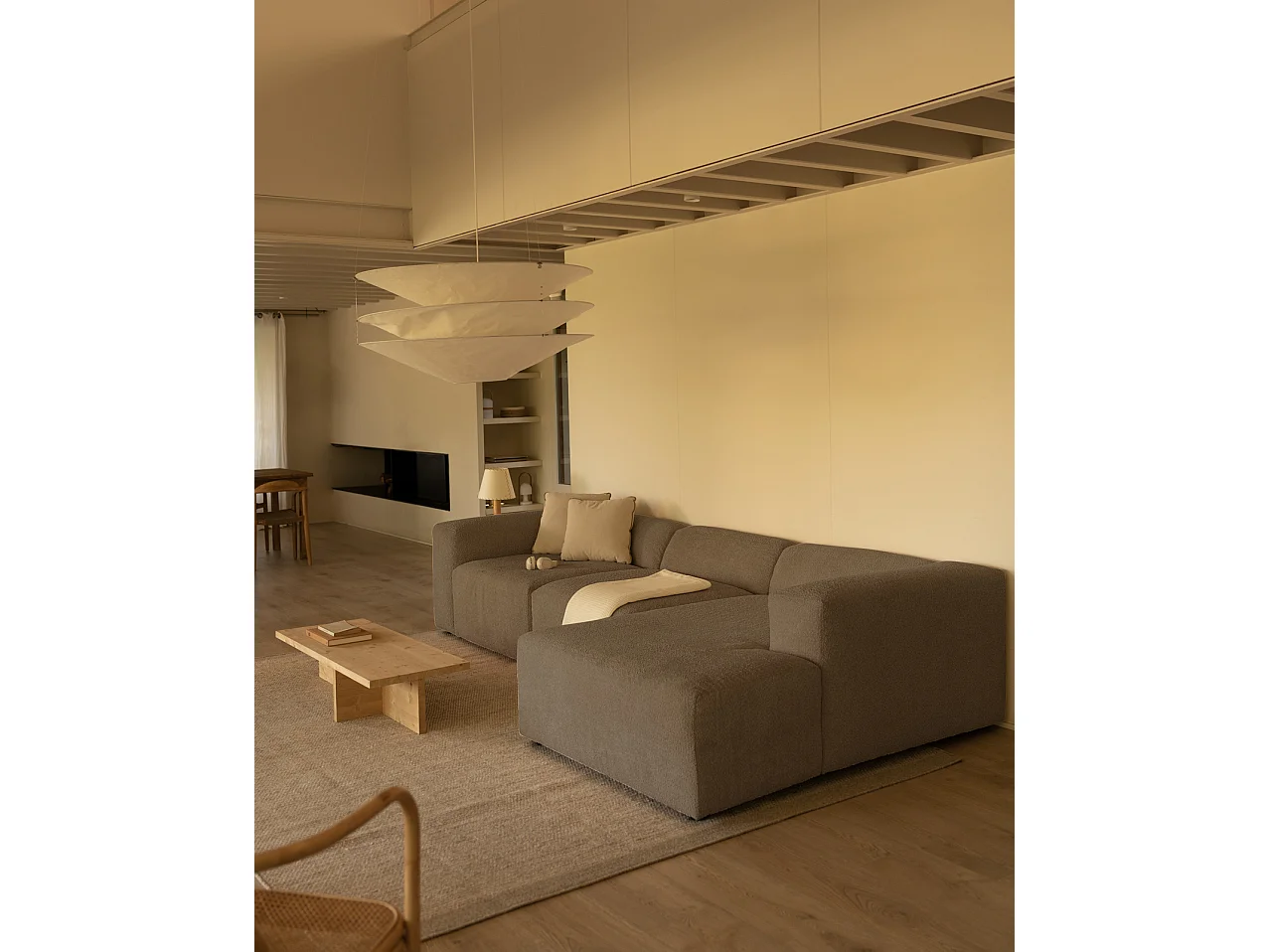 Sofá de 3 módulos con chaise longue derecho de bouclé marrón 330x70x172cm - BERTA - DECOWOOD