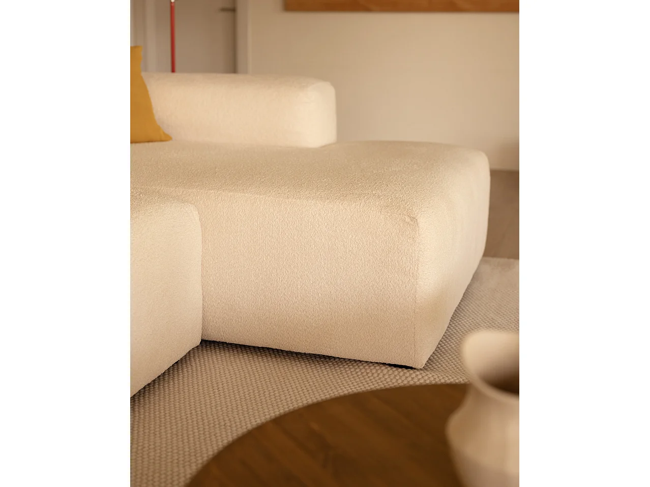 Divano a 3 moduli con CHL destra in bouclé bianco 330x172cm