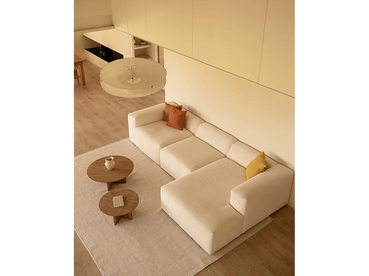 Divano a 3 moduli con CHL destra in bouclé bianco 330x172cm