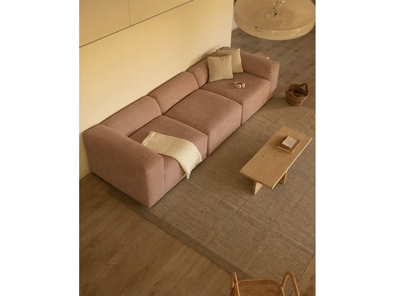 Sofá de 5/6 plazas de 3 módulos de bouclé color rosa 330x70x110cm - BERTA - DECOWOOD