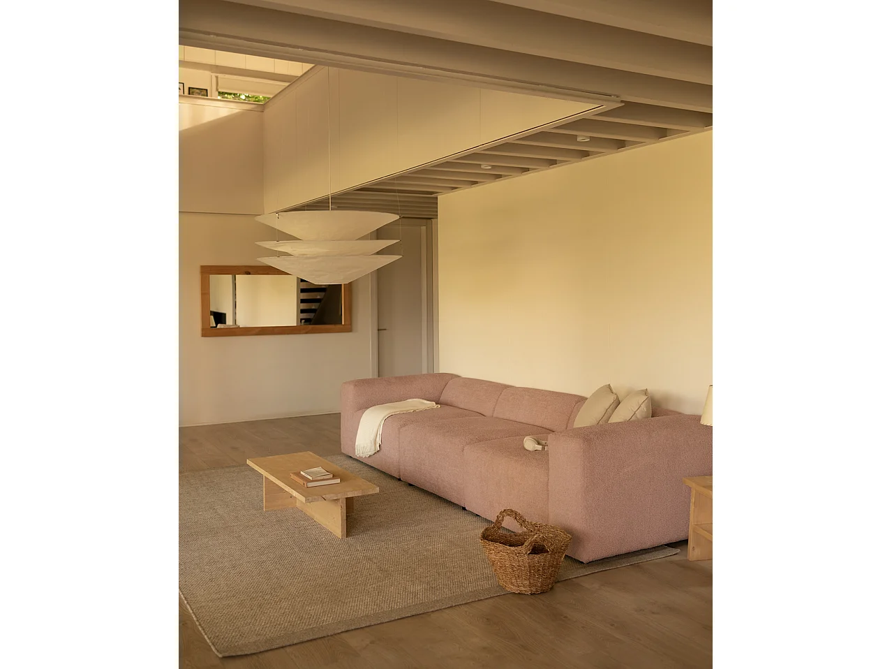 Sofá de 5/6 plazas de 3 módulos de bouclé color rosa 330x70x110cm - BERTA - DECOWOOD