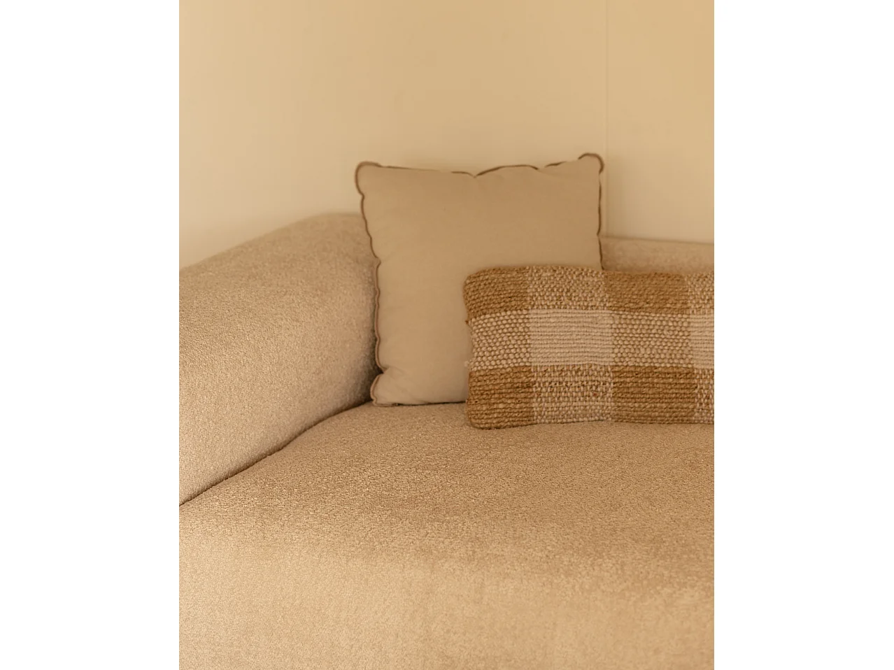 Sofá de 5/6 plazas de 3 módulos de bouclé color beige 330x70x110cm - BERTA - DECOWOOD