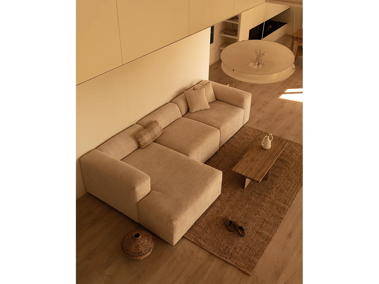 Sofá de 3 módulos con chaise longue izquierdo de bouclé beige 330x70x172cm - BERTA - DECOWOOD