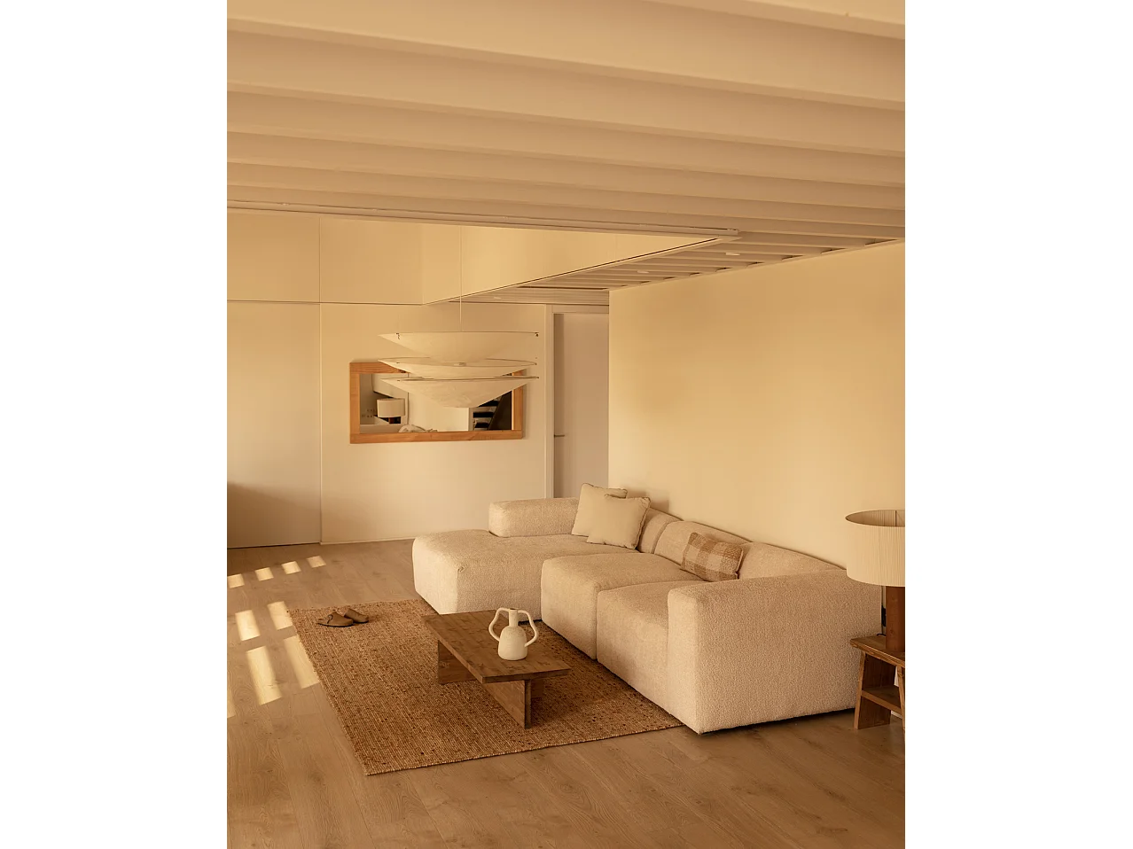 Sofá de 3 módulos con chaise longue izquierdo de bouclé beige 330x70x172cm - BERTA - DECOWOOD