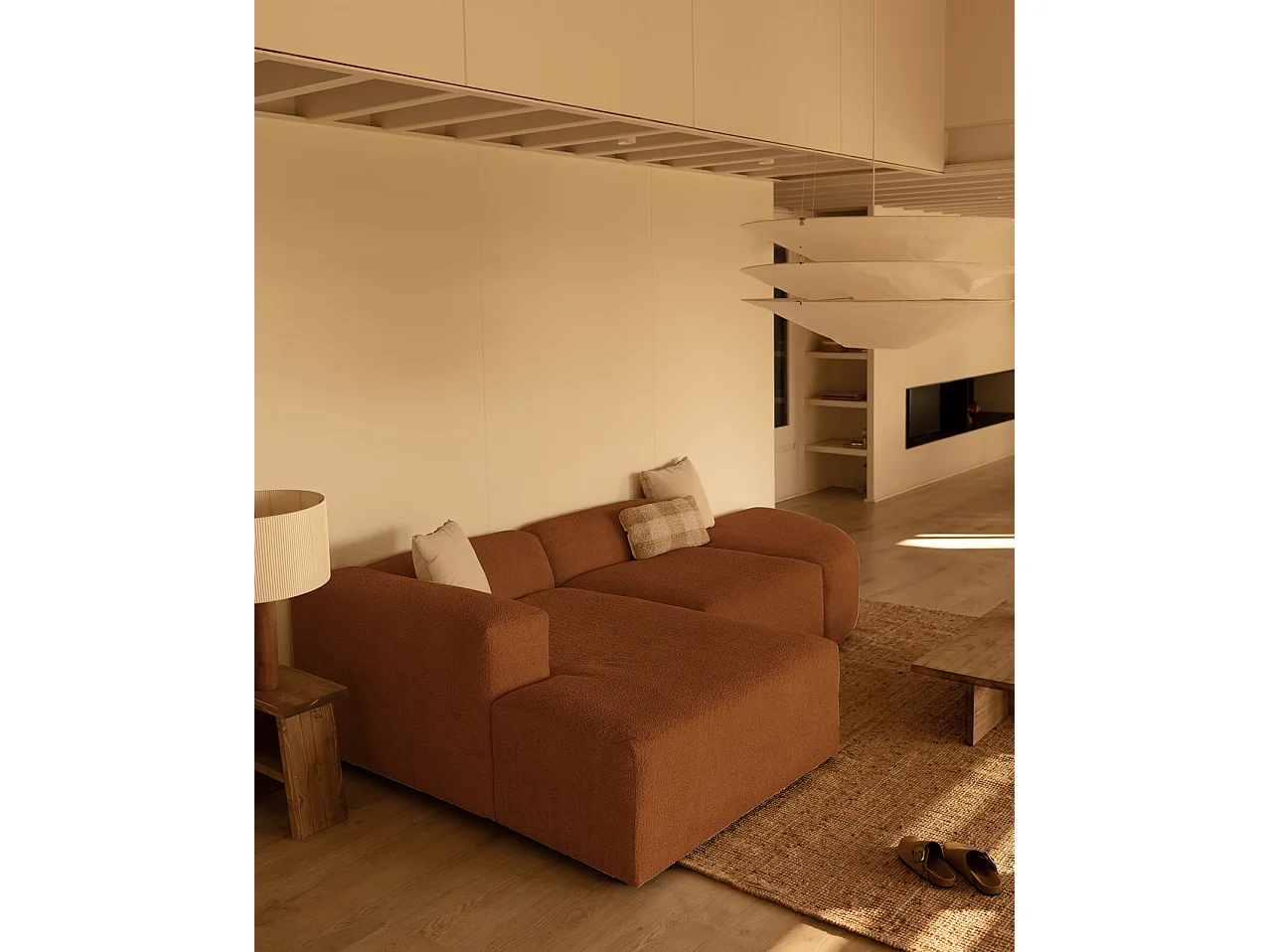Divano curvo 3 moduli CHL sinistra in bouclé colore rame 320x172cm