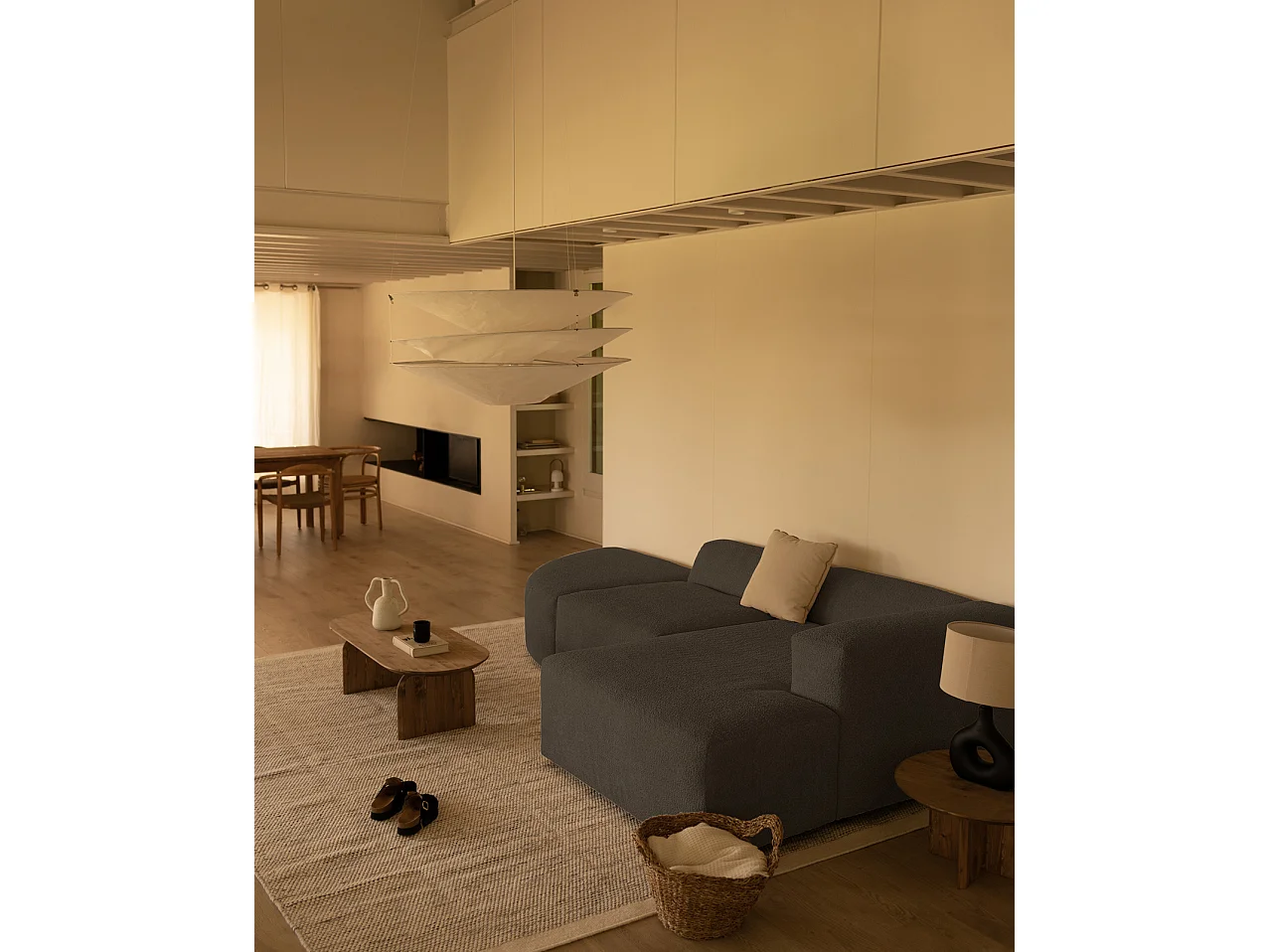 Divano curvo a 3 moduli con CHL destra bouclé grigio scuro 320x172cm