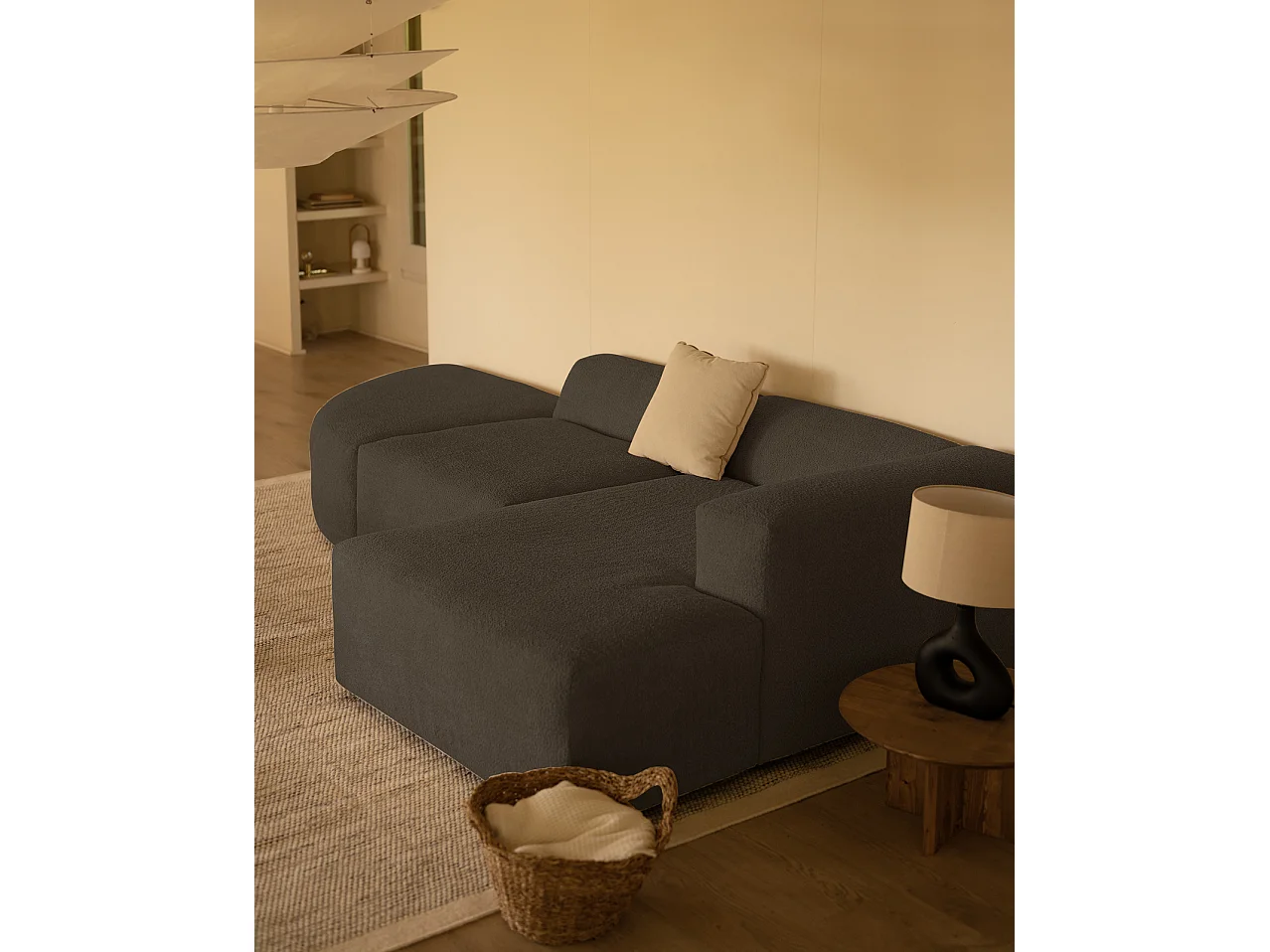 Divano curvo a 3 moduli con CHL destra bouclé grigio scuro 320x172cm