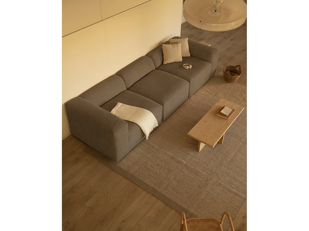 Divano a 3 moduli in bouclé marrone 330x110cm