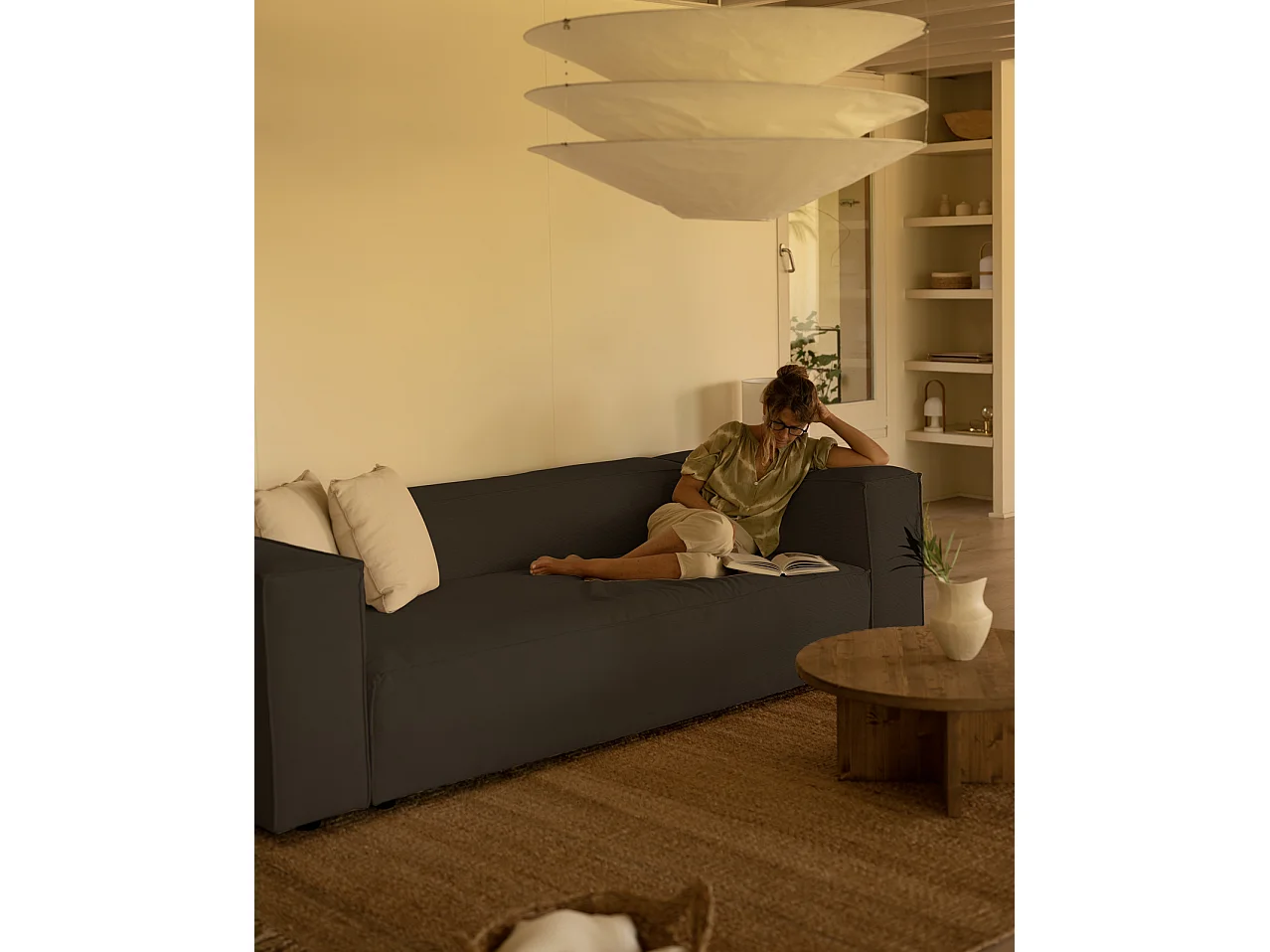 Divano 3/4 posti in velluto a coste colore grigio scuro 210x110cm