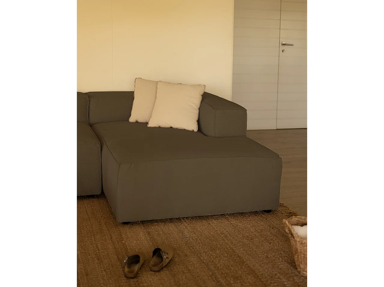 Divano 4/5 posti CHL destra velluto marrone topo 300x175cm