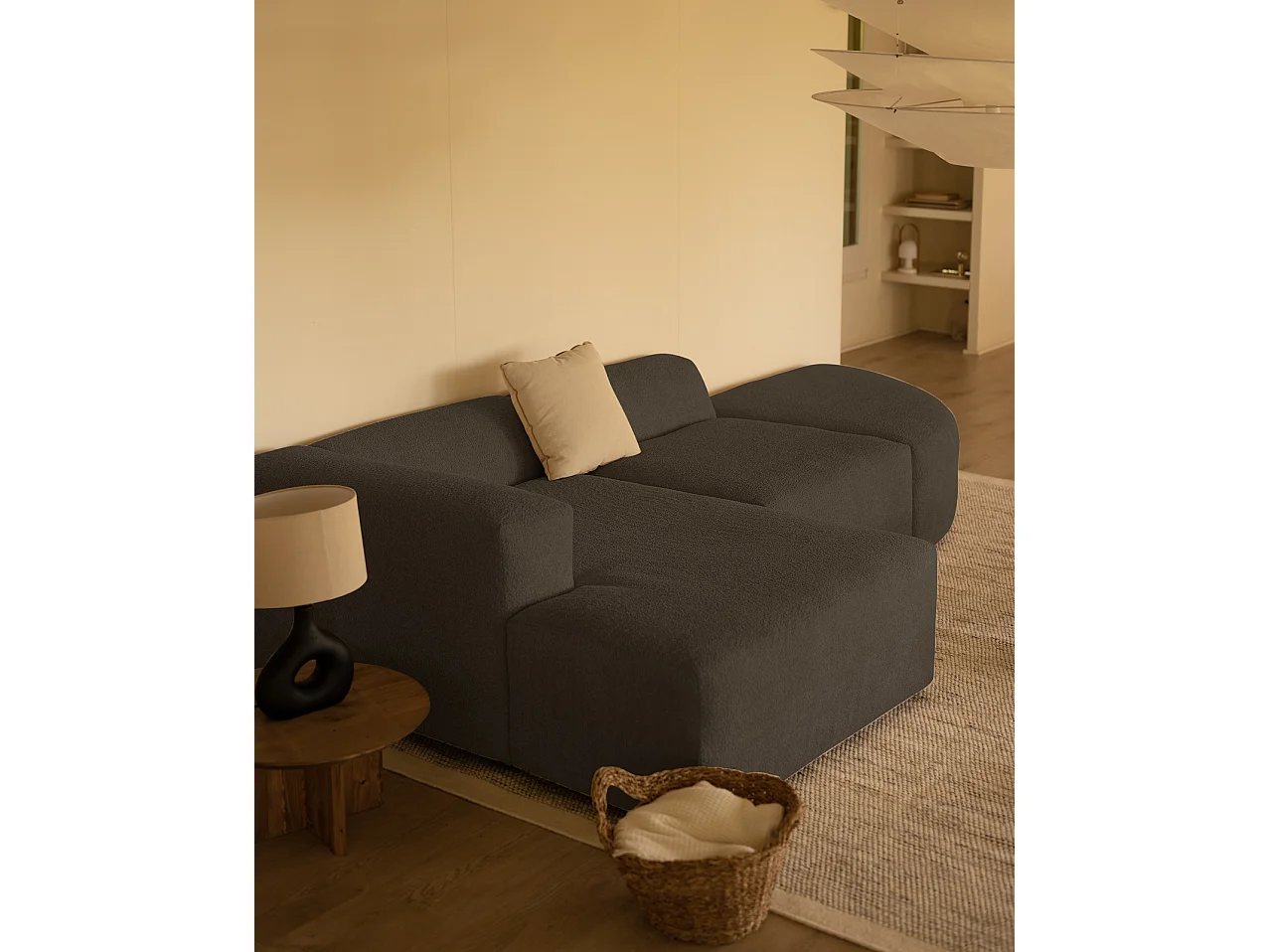 Sofá de 3 módulos curvo con chaise longue izquierdo bouclé gris oscuro 320x70x172cm - BERTA - DECOWOOD