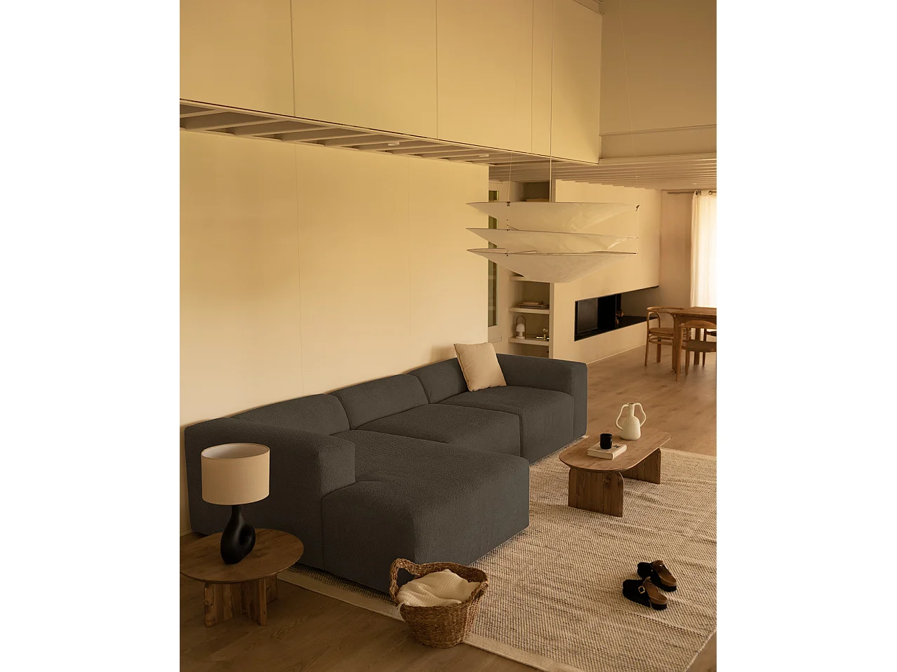 Sofá de 3 módulos con chaise longue izquierdo de bouclé gris oscuro 330x70x172cm - BERTA - DECOWOOD