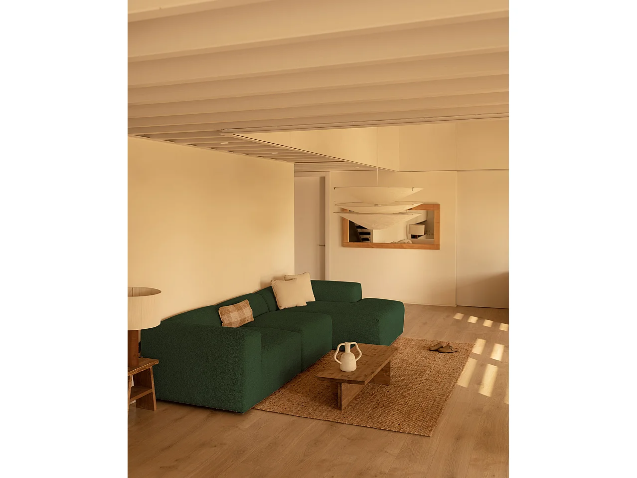 Divano a 3 moduli con CHL destra in bouclé verde 330x172cm