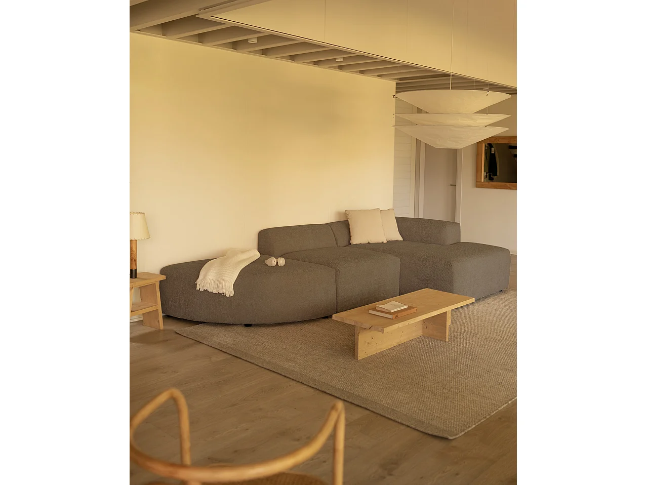 Sofá de 3 módulos curvo con chaise longue derecho bouclé marrón 320x70x172cm - BERTA - DECOWOOD