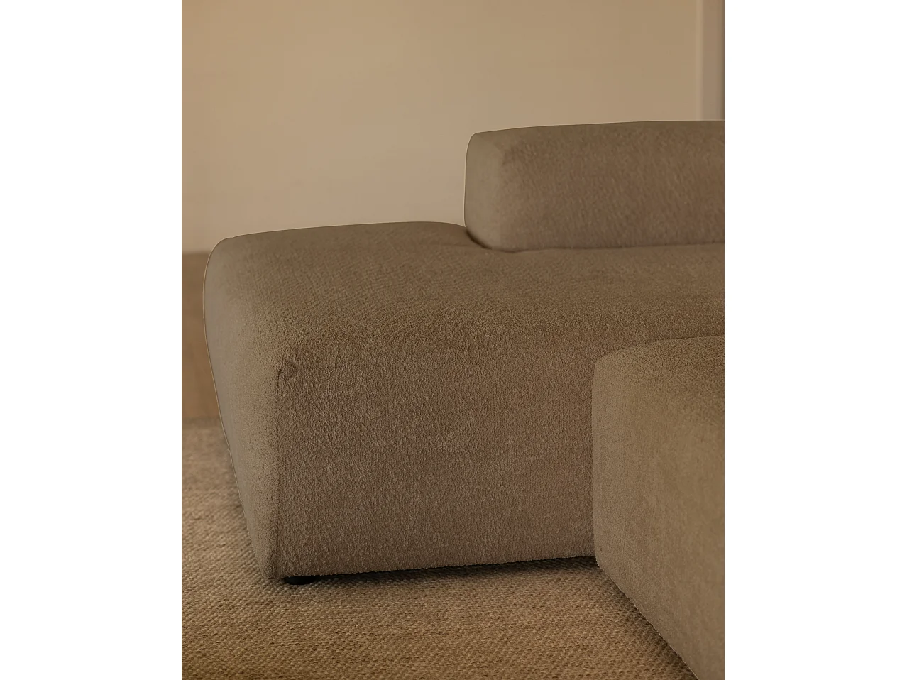 Sofá de 3 módulos con chaise longue izquierdo de bouclé marrón 330x70x172cm - BERTA - DECOWOOD