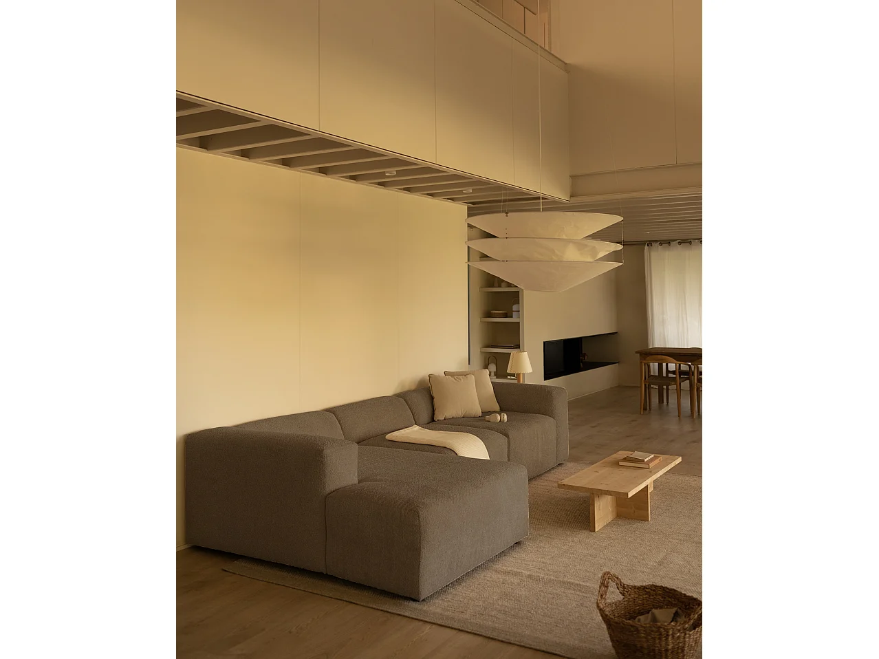 Divano a 3 moduli con CHL sinistra in bouclé marrone 330x172cm