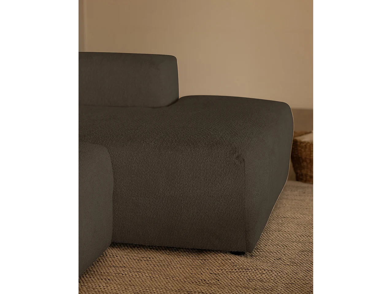 Sofá de 3 módulos con chaise longue derecho de bouclé gris oscuro 330x70x172cm - BERTA - DECOWOOD