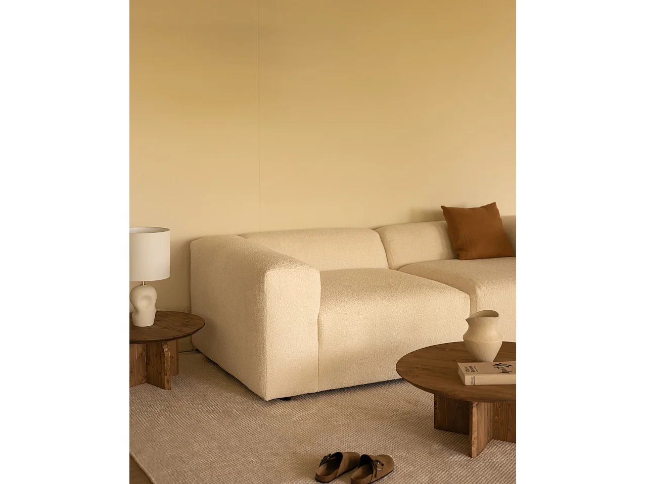 Divano a 2 moduli in bouclé bianco 240x110cm