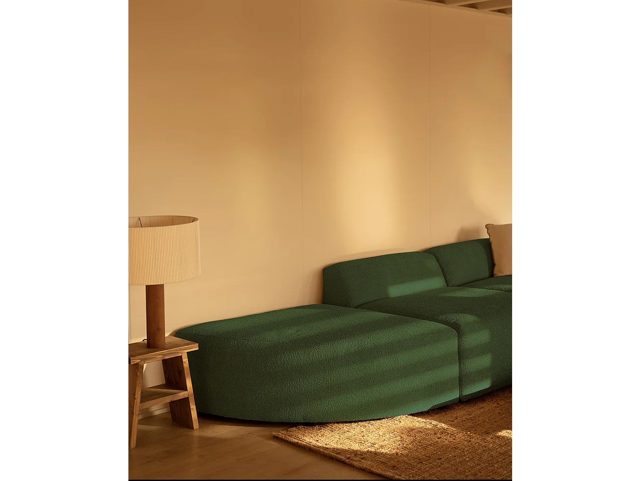 Divano a 3 moduli con curva a sinistra in bouclé verde 320x110cm