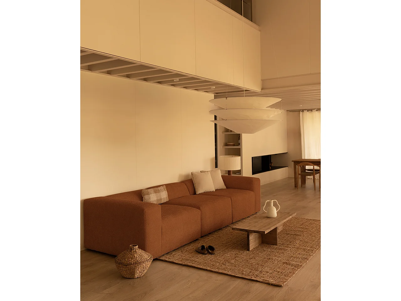 Divano a 3 moduli in bouclé colore rame 330x110cm