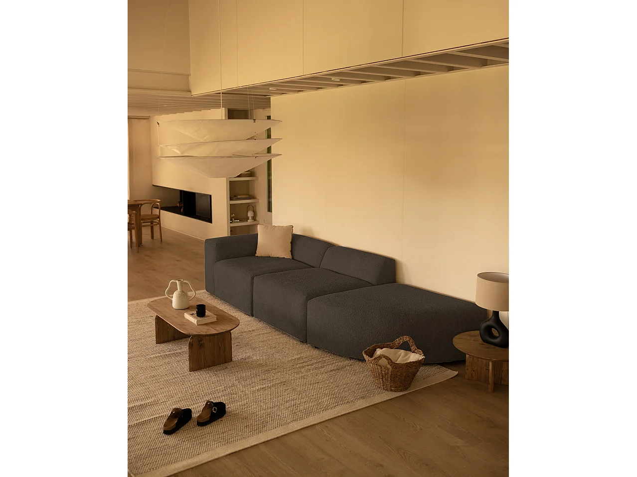 Divano a 3 moduli curva a destra bouclé colore grigio scuro 320x110cm