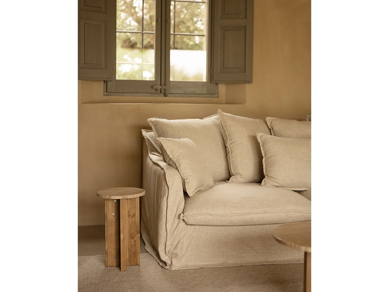 Mesa auxiliar de mármol daino reale y patas de madera maciza DECOWOOD de Ø28x45cm - TOSCANA - DECOWOOD