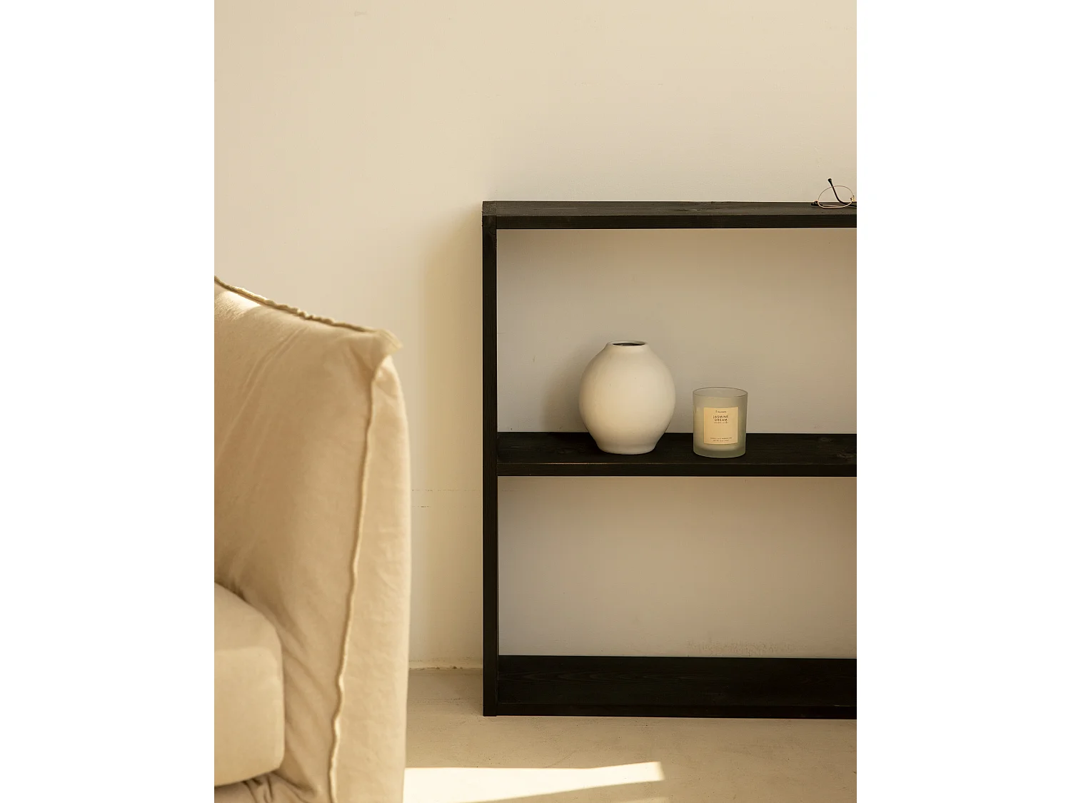 Étagère en bois de pin avec 1 étagère noir 80,2x73,1cm - SAURA - DECOWOOD