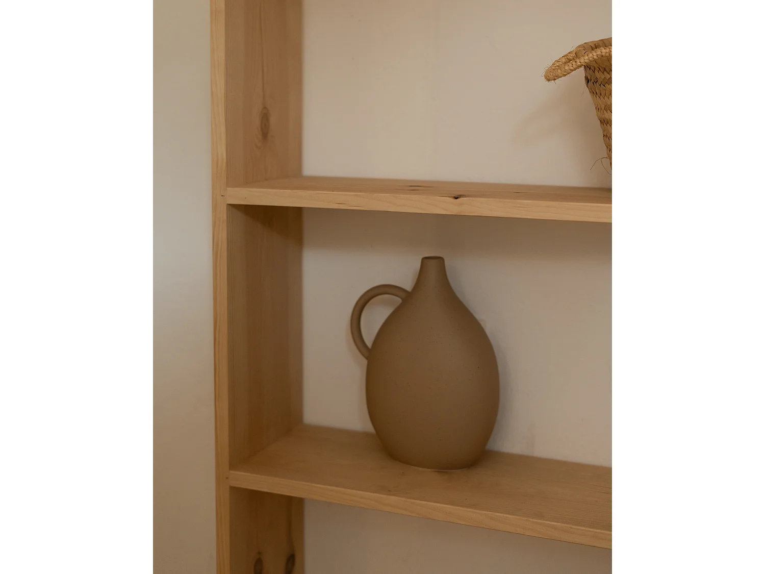 Étagère en bois de pin avec 2 étagères marron 80,2x108,6cm - SAURA - DECOWOOD