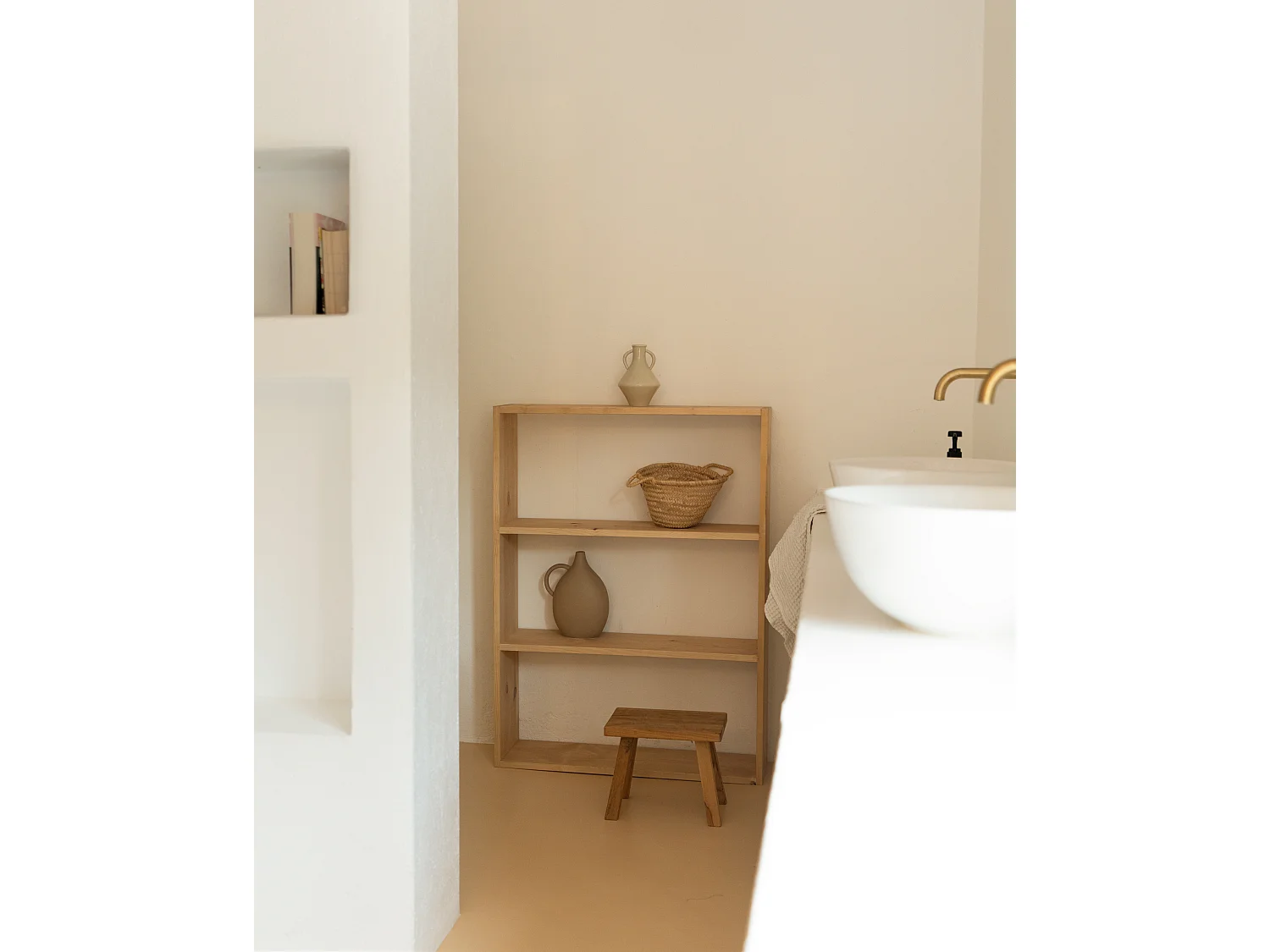 Estantería de madera maciza con 2 estantes roble medio - SAURA - DECOWOOD