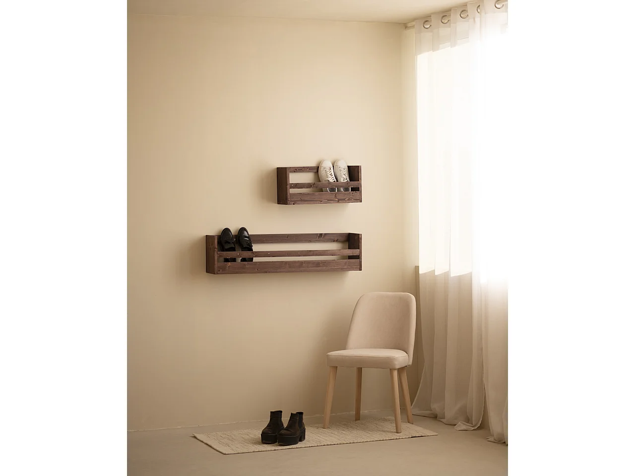 Estante / zapatero de madera maciza de abeto Decowood en tono nogal de 53,5x25cm - BOX - DECOWOOD